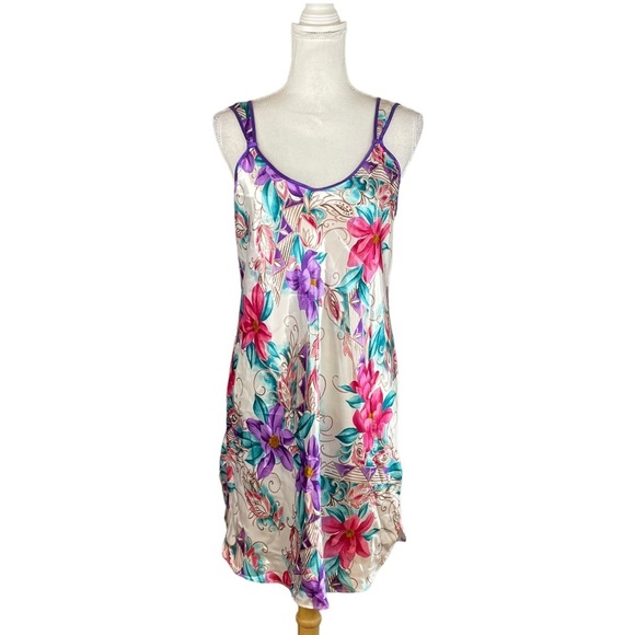 Vintage Addonna Purple Pink Floral Print Slip Rounded Neck Sits High On Thigh - Picture 8 of 8